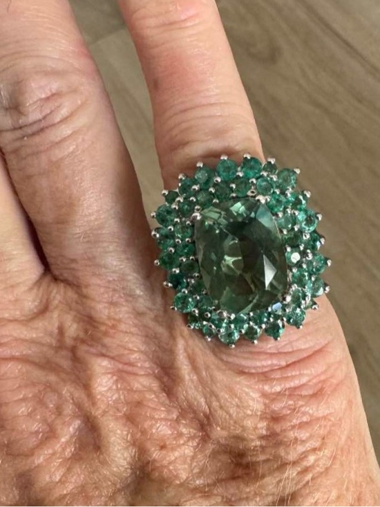 Jewelry - Green Oval Gem Halo Cocktail Ring